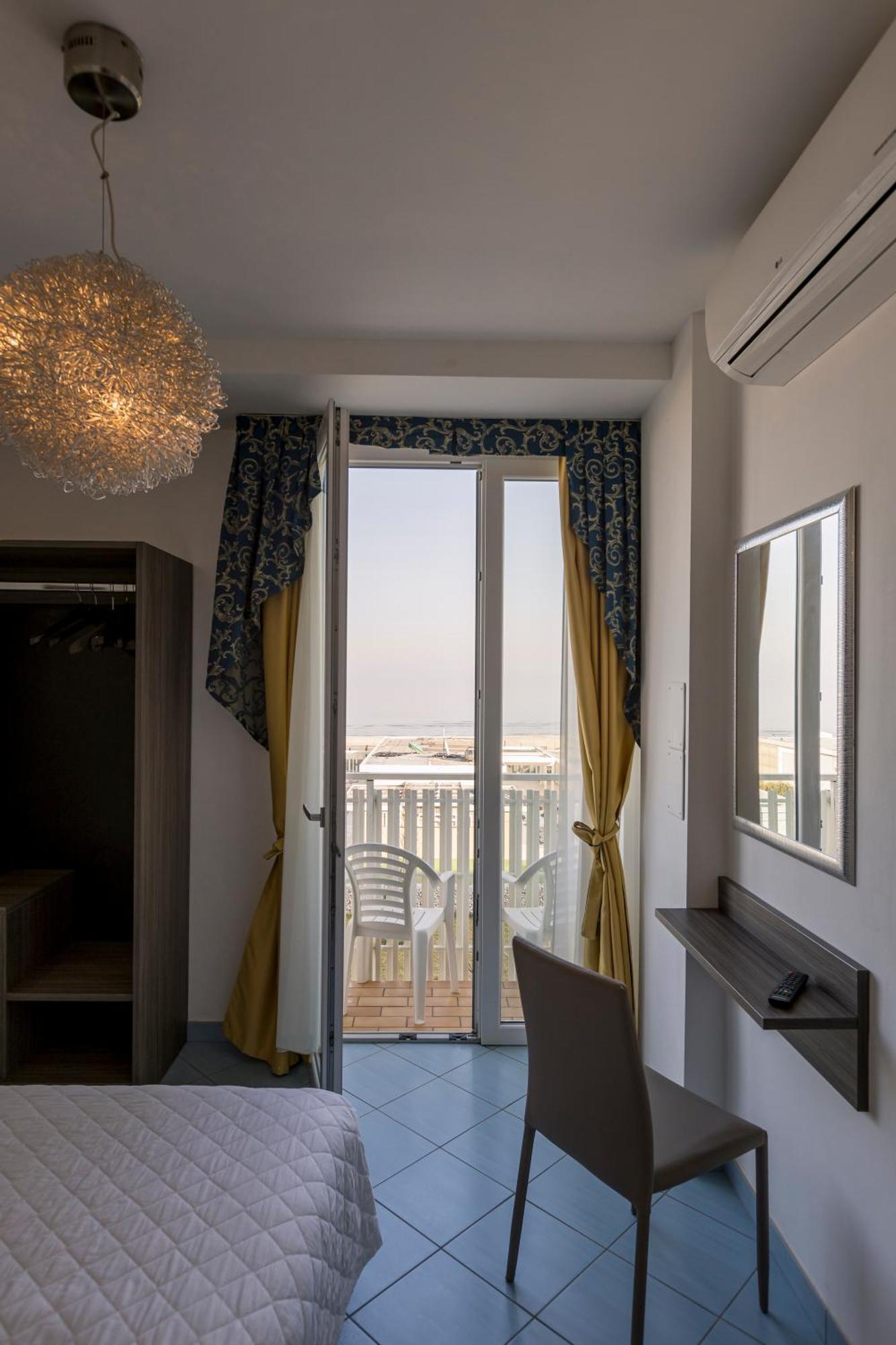 Hotel Centrale Milano Marittima Esterno foto