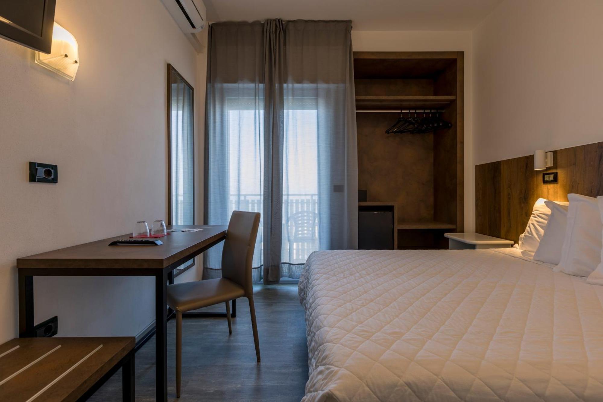 Hotel Centrale Milano Marittima Esterno foto