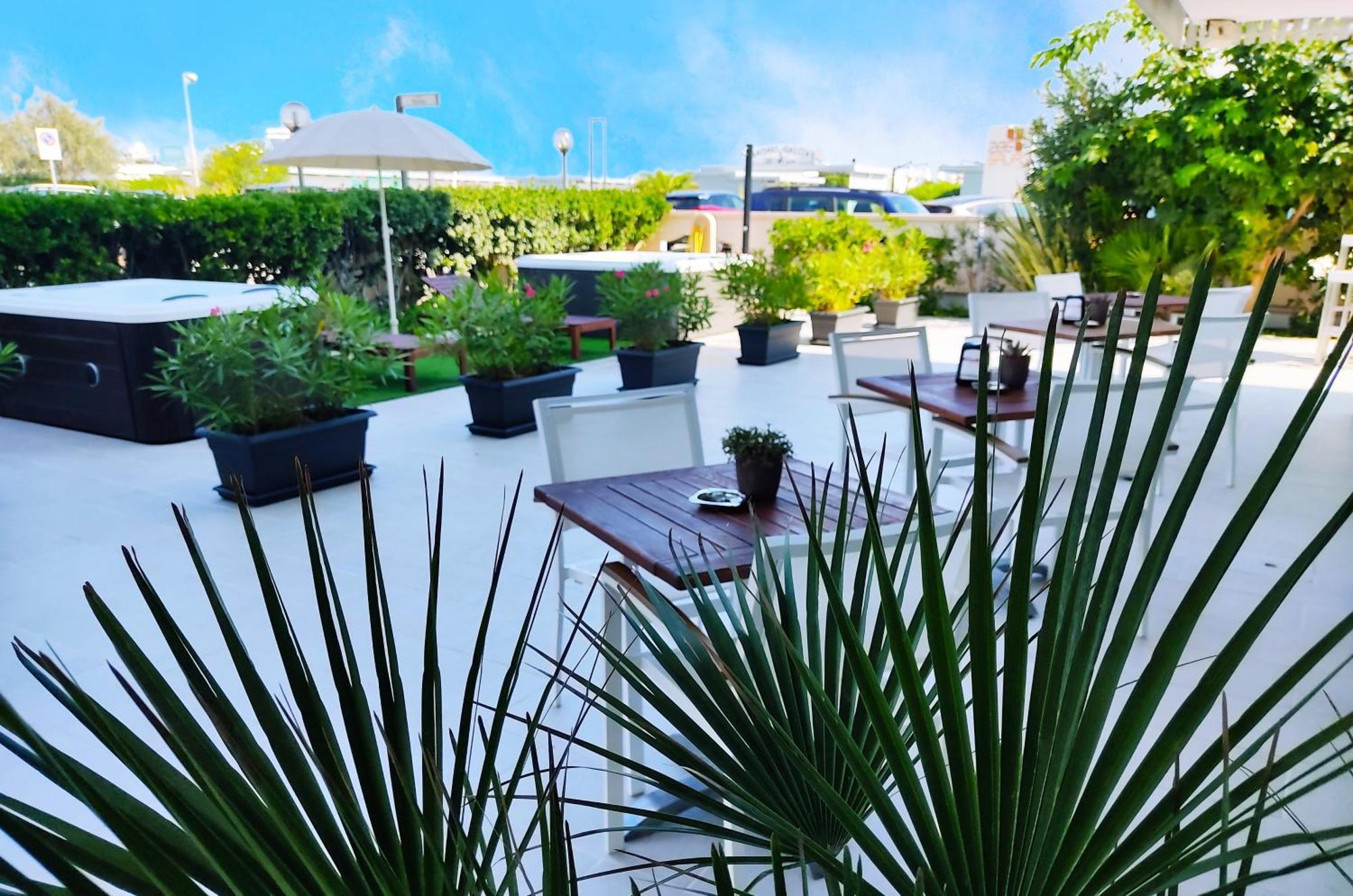Hotel Centrale Milano Marittima Esterno foto