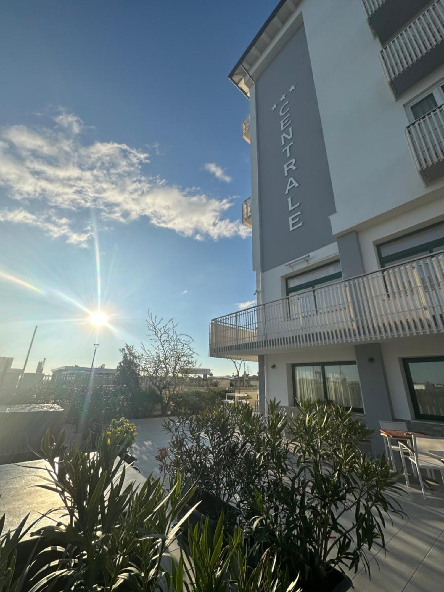 Hotel Centrale Milano Marittima Esterno foto